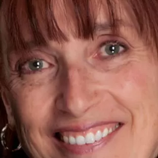 Carole Saint-Cyr